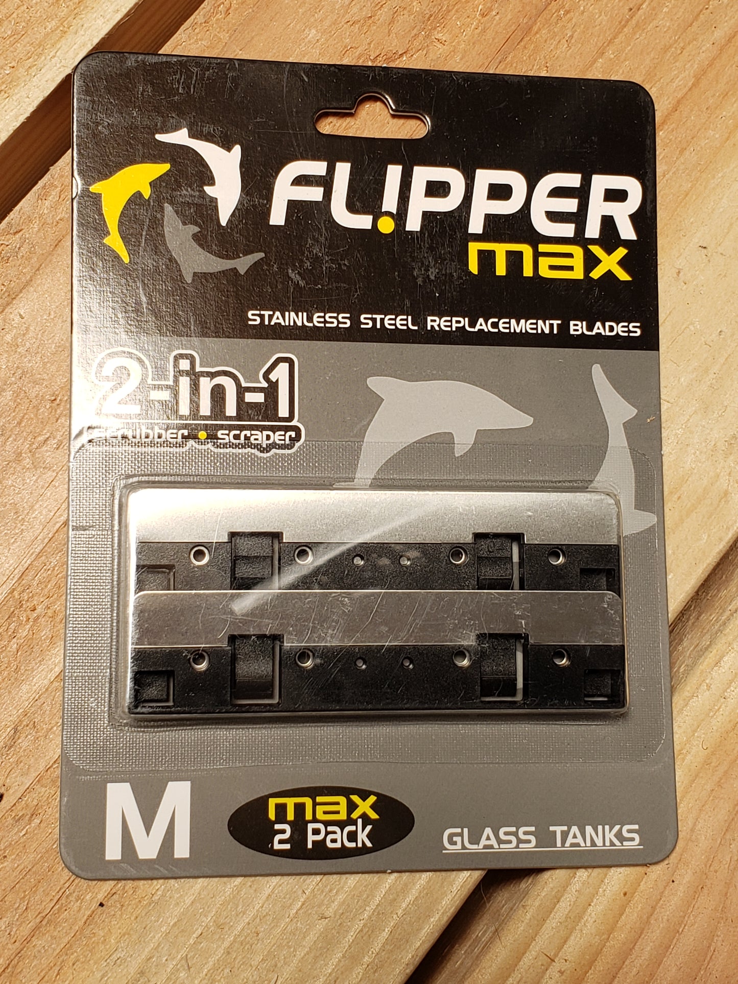 Packaging of Flipper MAX stainless steel replacement glass scraper blades for saltwater dry goods.