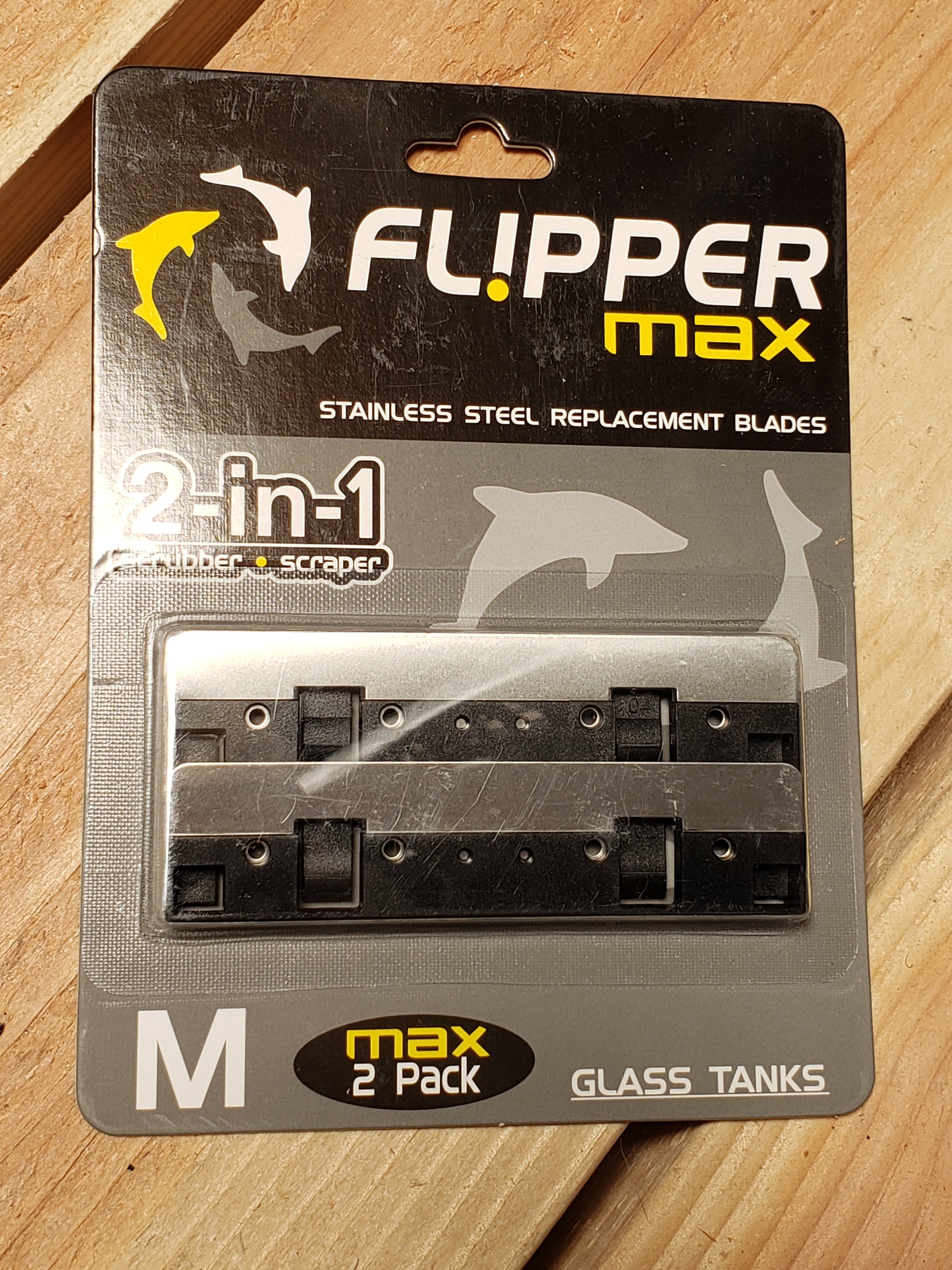 Packaging of Flipper MAX stainless steel replacement glass scraper blades for saltwater dry goods.